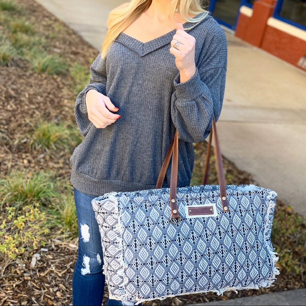 Achromatic weekender bag - Picture 2 of 7